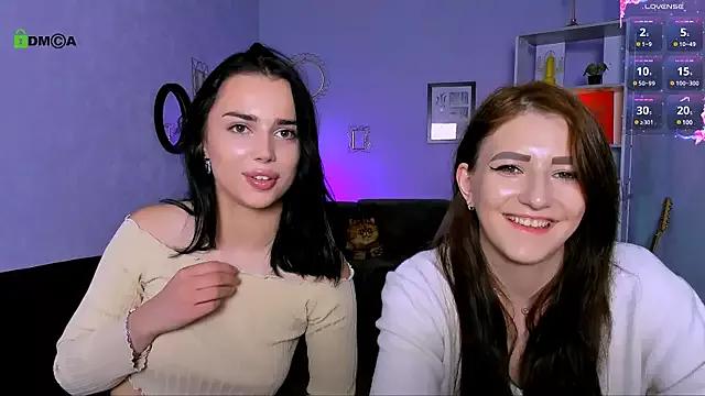 Discover our girls online shows and discover the company of countless livestreamers, with stunning shapes, sex toys and more.