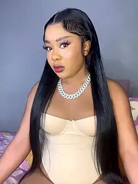 Discover our girls online shows and discover the company of countless livestreamers, with stunning shapes, sex toys and more.