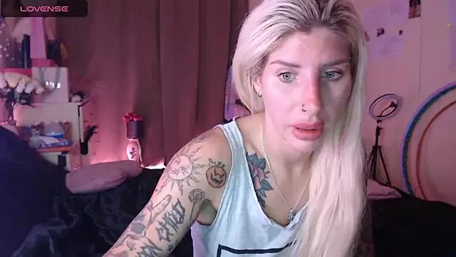 BLACKPeonyy from StripChat is Freechat