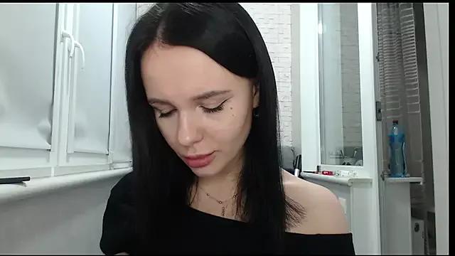 Discover our girls online shows and discover the company of countless livestreamers, with stunning shapes, sex toys and more.