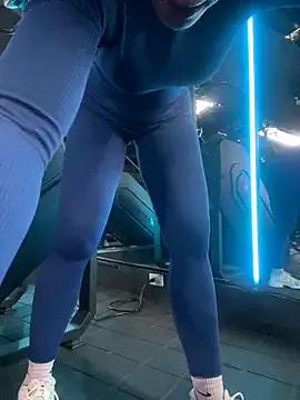 Discover our girls online shows and discover the company of countless livestreamers, with stunning shapes, sex toys and more.