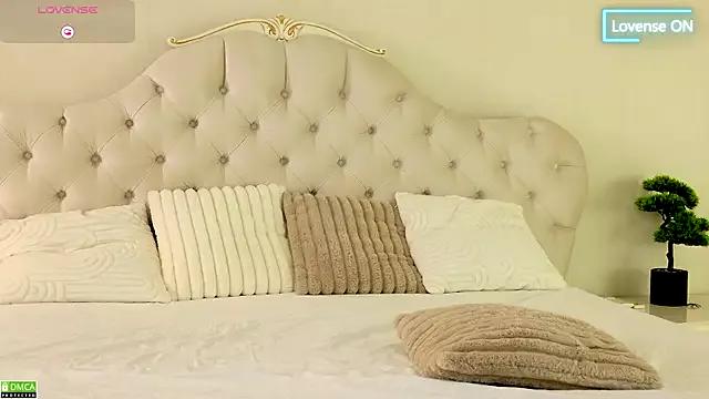 BlondeAnnia_ from StripChat is Freechat