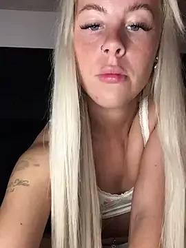 Photos of Blondebabee_x from StripChat is Freechat
