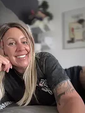 blondebitch2 from StripChat is Freechat