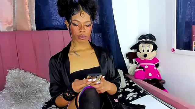 bloom444 from StripChat