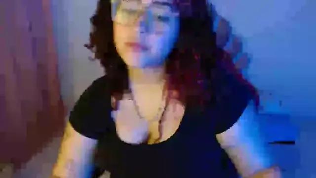 BlueeVelvet from StripChat is Freechat