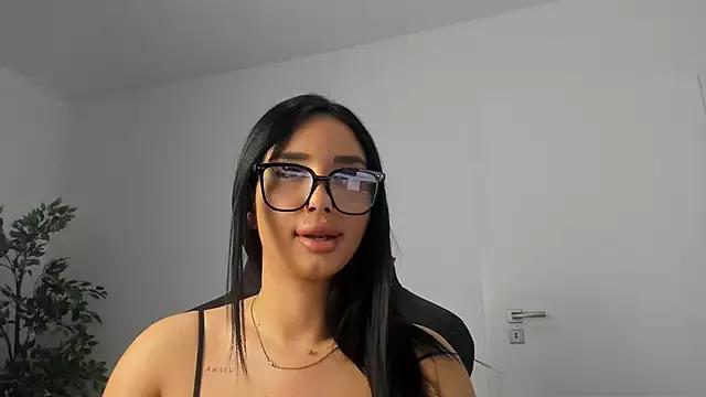 BlueEyes_BB from StripChat is Freechat
