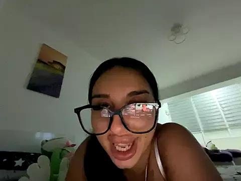 BlueEyes_BB from StripChat is Freechat