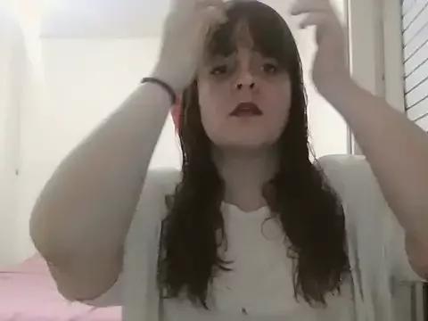 Discover our girls online shows and discover the company of countless livestreamers, with stunning shapes, sex toys and more.