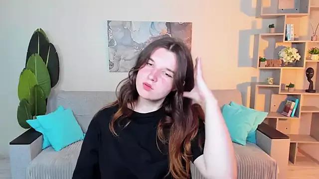 Discover our girls online shows and discover the company of countless livestreamers, with stunning shapes, sex toys and more.