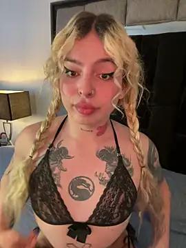 Discover our girls online shows and discover the company of countless livestreamers, with stunning shapes, sex toys and more.