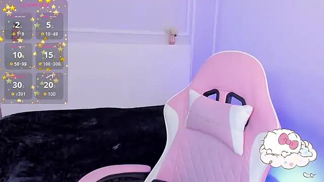 Discover our girls online shows and discover the company of countless livestreamers, with stunning shapes, sex toys and more.