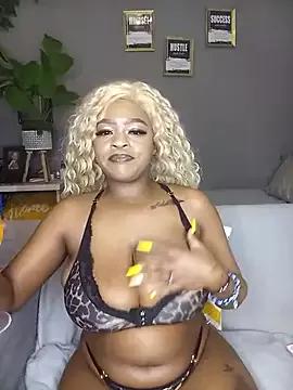 Boobylicious_BB from StripChat
