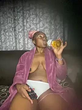 Bootytinah from StripChat