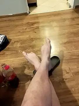 Discover our girls online shows and discover the company of countless livestreamers, with stunning shapes, sex toys and more.