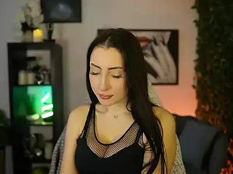 Discover our girls online shows and discover the company of countless livestreamers, with stunning shapes, sex toys and more.