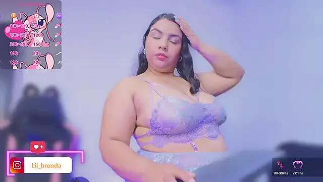 Discover our girls online shows and discover the company of countless livestreamers, with stunning shapes, sex toys and more.