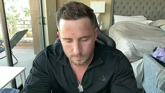 brettmycles28 from StripChat is Freechat