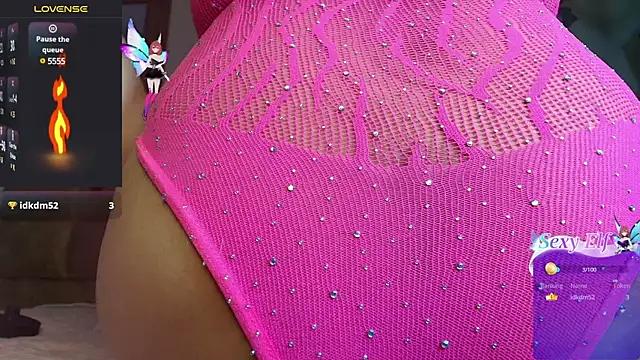 Discover our girls online shows and discover the company of countless livestreamers, with stunning shapes, sex toys and more.