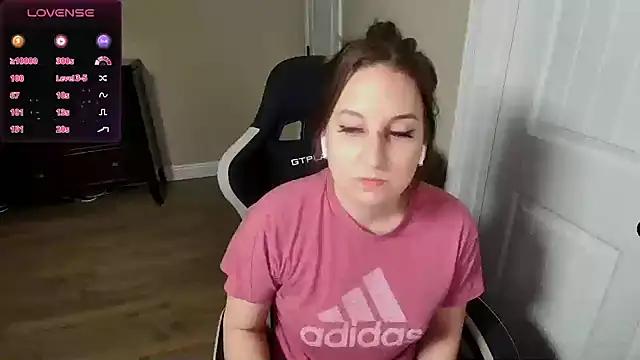 Brooklyn_Bee from StripChat