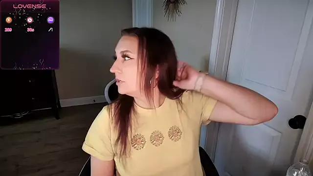 Brooklyn_Bee from StripChat