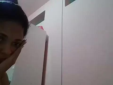 BrunaLuize webcams show profile image 