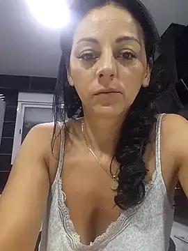 Discover our girls online shows and discover the company of countless livestreamers, with stunning shapes, sex toys and more.