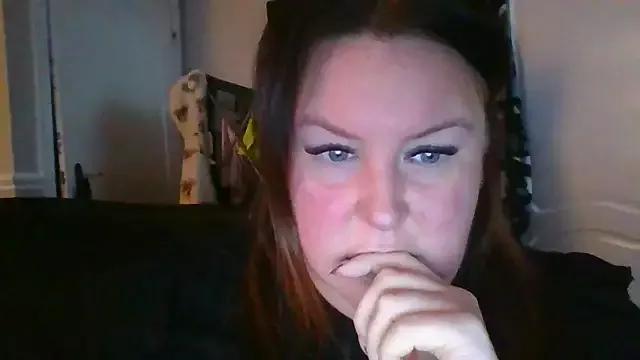 brunetslut from StripChat is Freechat