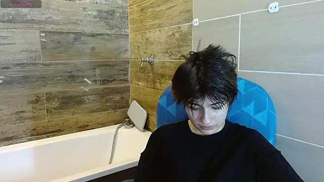 Discover our girls online shows and discover the company of countless livestreamers, with stunning shapes, sex toys and more.