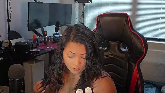 Bubbleliyah from StripChat