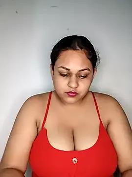 bumblebeegirl from StripChat