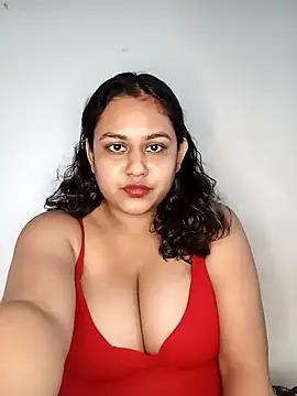 bumblebeegirl from StripChat