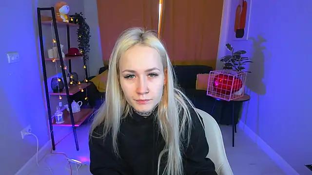 Discover our girls online shows and discover the company of countless livestreamers, with stunning shapes, sex toys and more.
