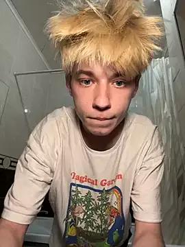 bunny_ben from StripChat