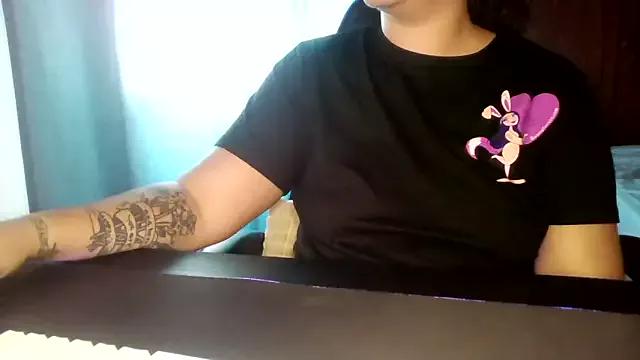 bunnyfox420 from StripChat is Freechat