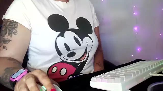 bunnyfox420 from StripChat