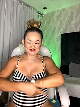 BunnyGlow50 from StripChat is Freechat