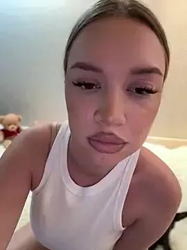 bunnyrich from StripChat is Freechat