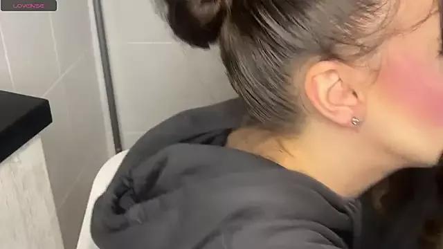 bunnythetailor from StripChat