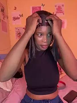 Discover our girls online shows and discover the company of countless livestreamers, with stunning shapes, sex toys and more.