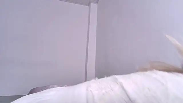 caarlywhitee from StripChat