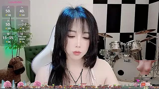 Caicai99 webcams show profile image 