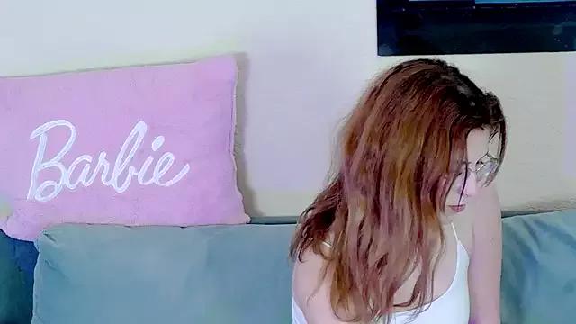 Discover our girls online shows and discover the company of countless livestreamers, with stunning shapes, sex toys and more.