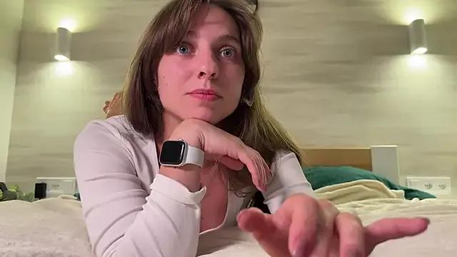 callme_yumi from StripChat