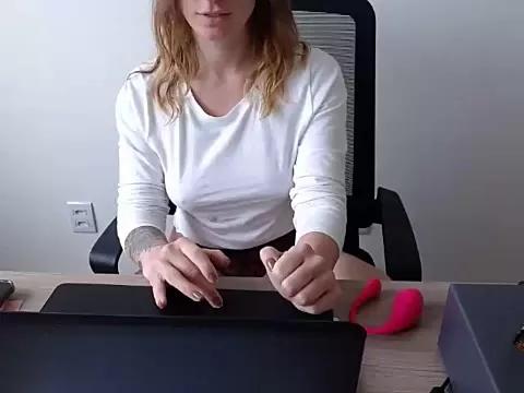 callmedemme from StripChat