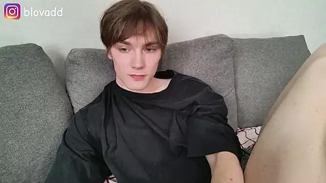 callmenineoneseven from StripChat is Freechat