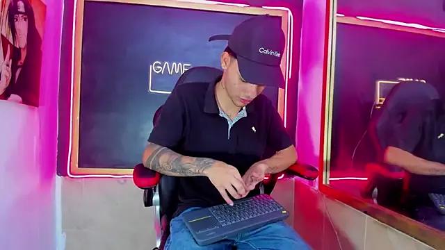 calvin_parker from StripChat is Freechat