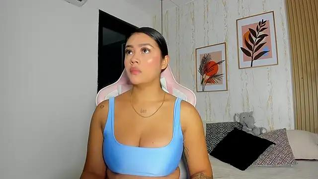 Discover our girls online shows and discover the company of countless livestreamers, with stunning shapes, sex toys and more.