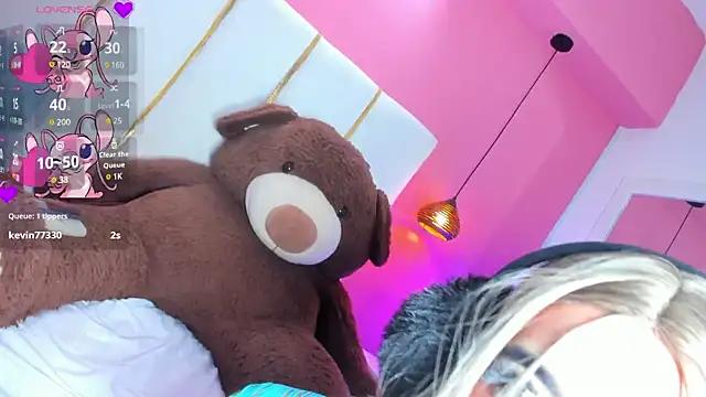 Discover our girls online shows and discover the company of countless livestreamers, with stunning shapes, sex toys and more.