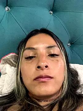 Discover our girls online shows and discover the company of countless livestreamers, with stunning shapes, sex toys and more.